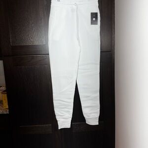 NWT Women’s White Jogger Sweatpants